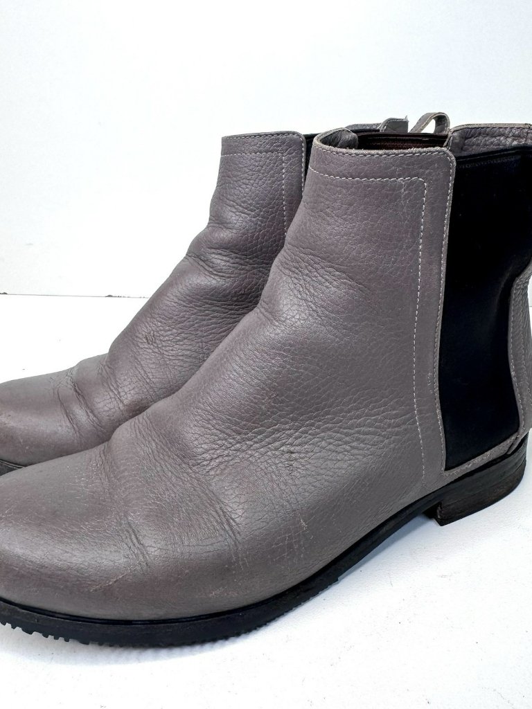 Poppy Barley Chelsea Boots Womens Size 8 Taupe Leather Pull On Ankle — image 4 of 8